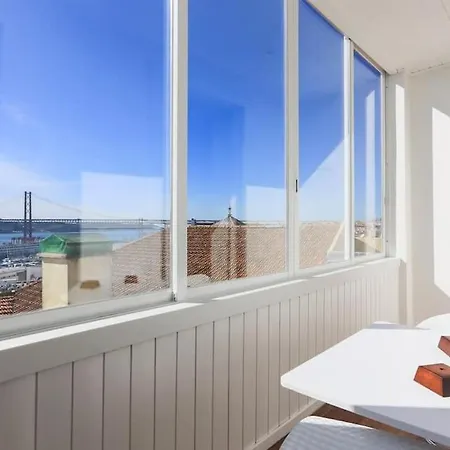 Apartman Airy Lapa 2 Bedroom River And Bridge Views Ac Lisboa