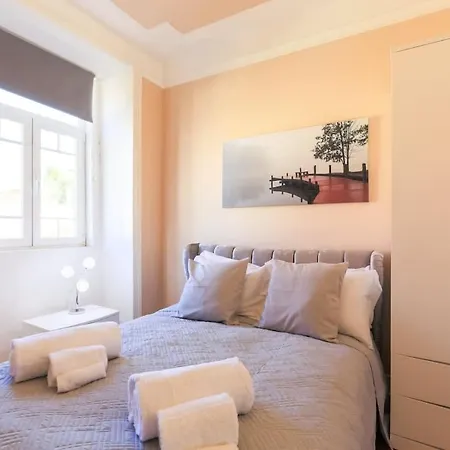 Daire Airy Lapa 2 Bedroom River And Bridge Views Ac Lisboa