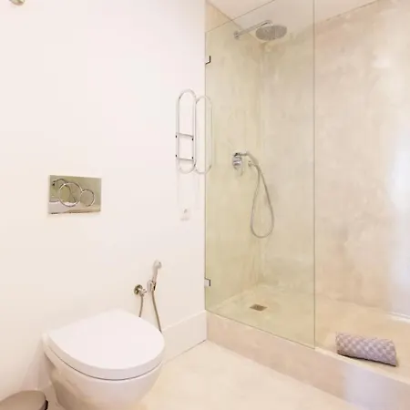 Airy Lapa 2 Bedroom River And Bridge Views Ac Daire *