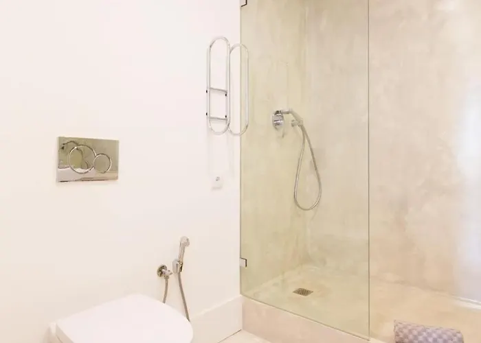 Airy Lapa 2 Bedroom River And Bridge Views Ac Lejlighed *