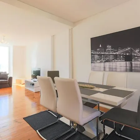 Airy Lapa 2 Bedroom River And Bridge Views Ac * Lisbona