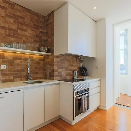 Airy Lapa 2 Bedroom River And Bridge Views Ac Lisbona